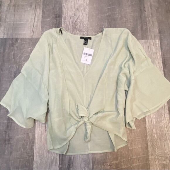 Forever 21 Mint Green Vented Tie Hem Top Size Small NWT - Picture 1 of 9